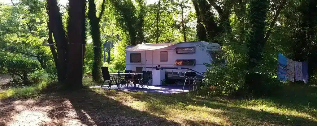 Roulotte camping dans le gard